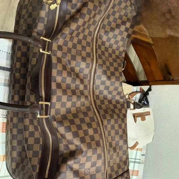 Louis Vuitton Travel Bag - Picture 4 of 16